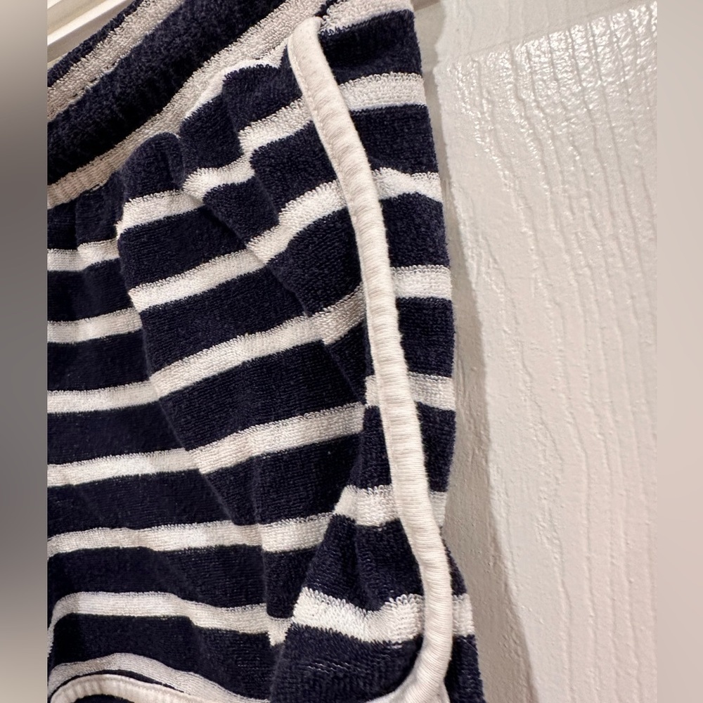Black and White Terry cloth shorts - Picture 2 of 3